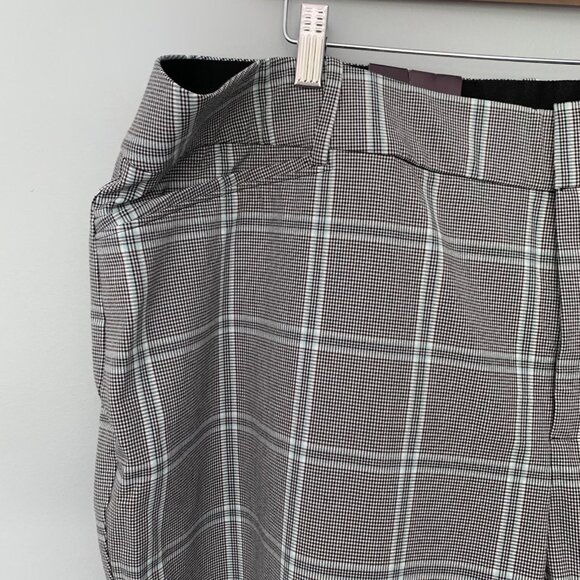 NEW Ava & Viv black white plaid print mid-rise comfort waist stretch ankle pants - Picture 2 of 12